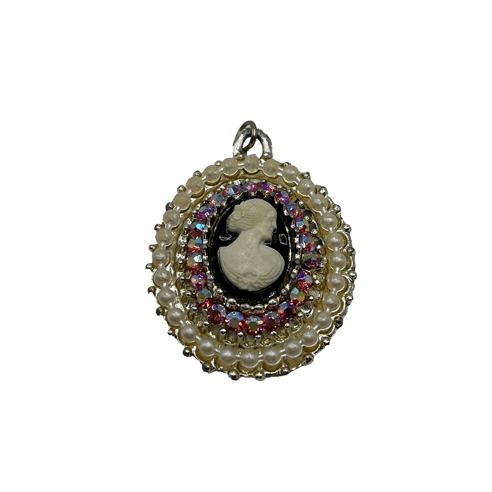 Vtg Oval Shaped Cameo Pendant With Faux Pearls And Iridescent Pink‎ Rhinestones
